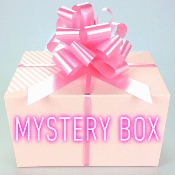 Treat Yourself/Reseller Mystery Box Women’s Dresses Tops Sweaters Jeans Swim 5LB - Picture 1 of 6